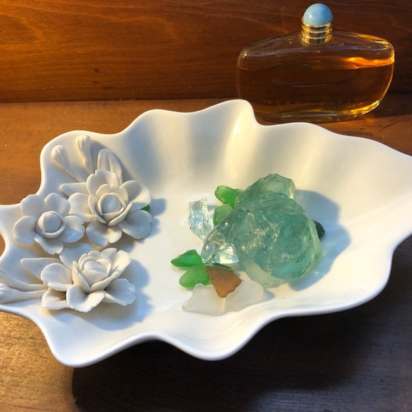 GRACE TEA-WARE Porcelain Trinket Dish. Jewelry Cache 10”. Sculpted Flowers - Picture 9 of 14